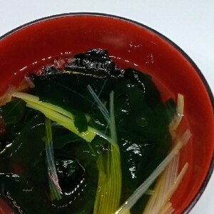 炒飯のお供に！ごま油香るわかめスープ